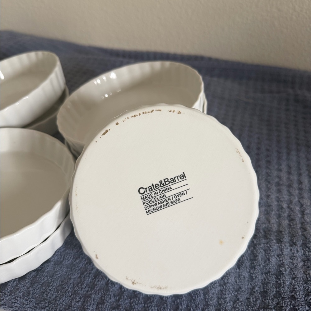 Crate&Barrel White Scalloped Porcelain Ramekins (Set)
